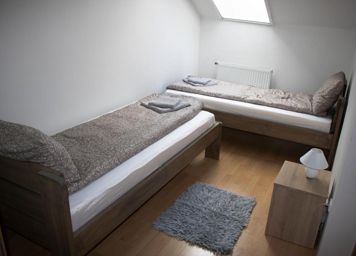 דירות Szekszárd Csalogany Apartman מראה חיצוני תמונה