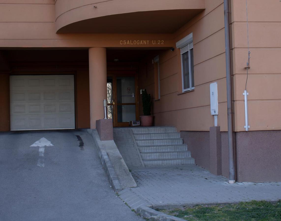 דירות Szekszárd Csalogany Apartman מראה חיצוני תמונה